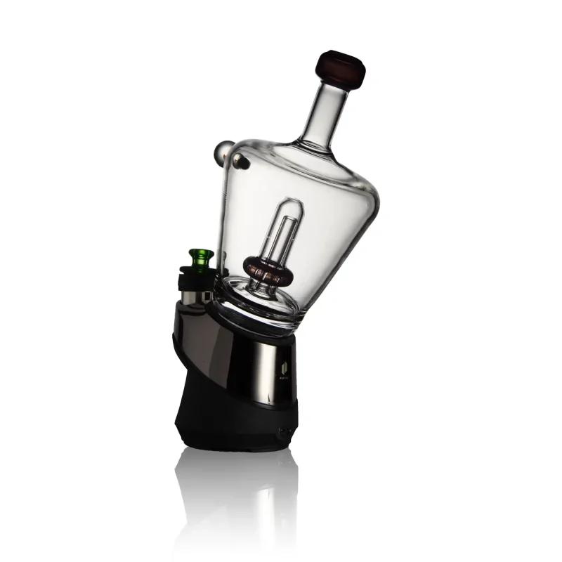 puffco peak glass attachment wiidz titan installed facing southeast.webp Puffco Peak glass attachment Wiidz Titan installed in a southeast orientation, showcasing its sleek design and compatibility with the Puffco Peak vaporizer for enhanced dabbing experience.